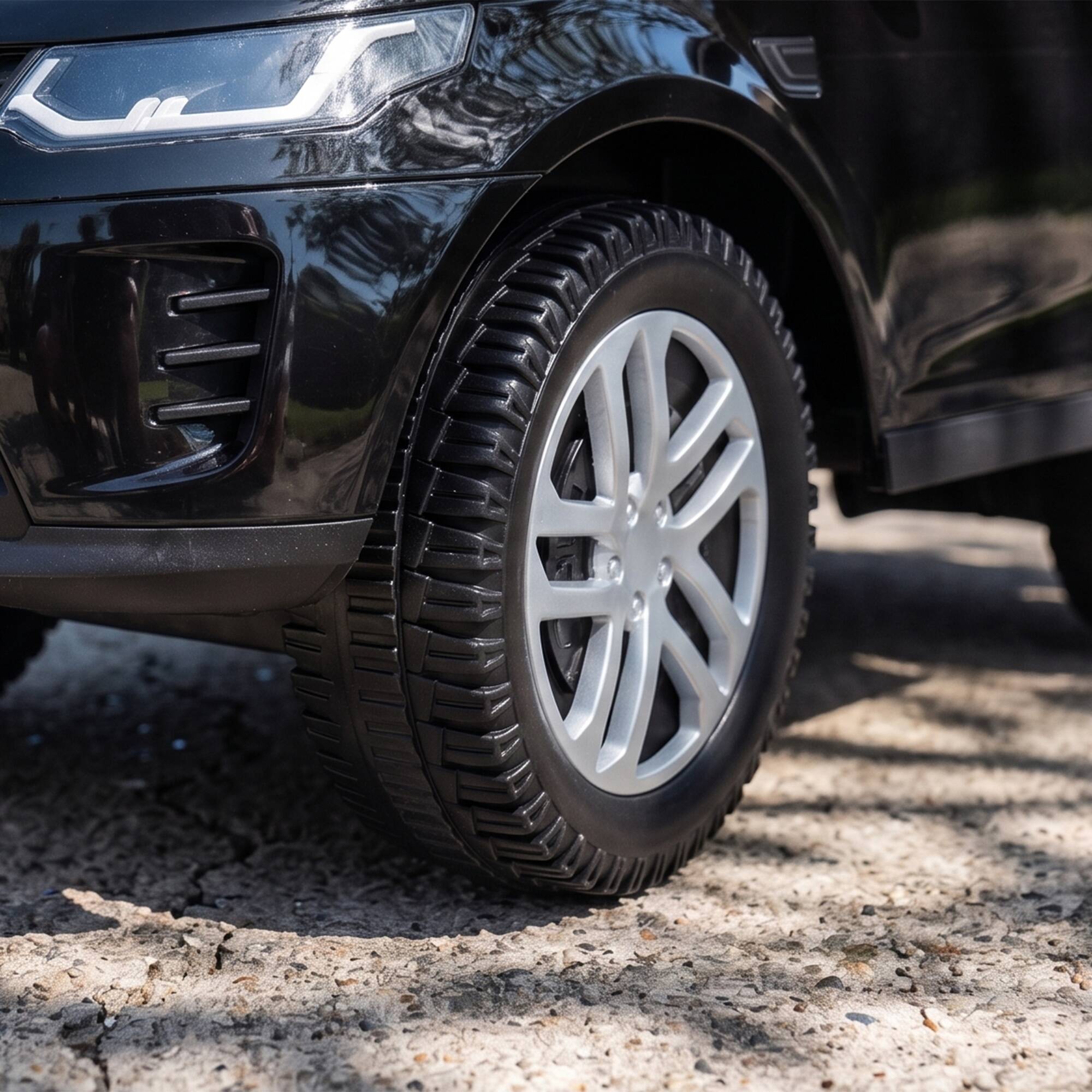 LAND ROVER DISCOVERY braukšanas rotaļlieta ar skaņas signālu, motora skaņām, glabāšanas nodalījumu zem sēdekļa, 18-36 mēneši, melna